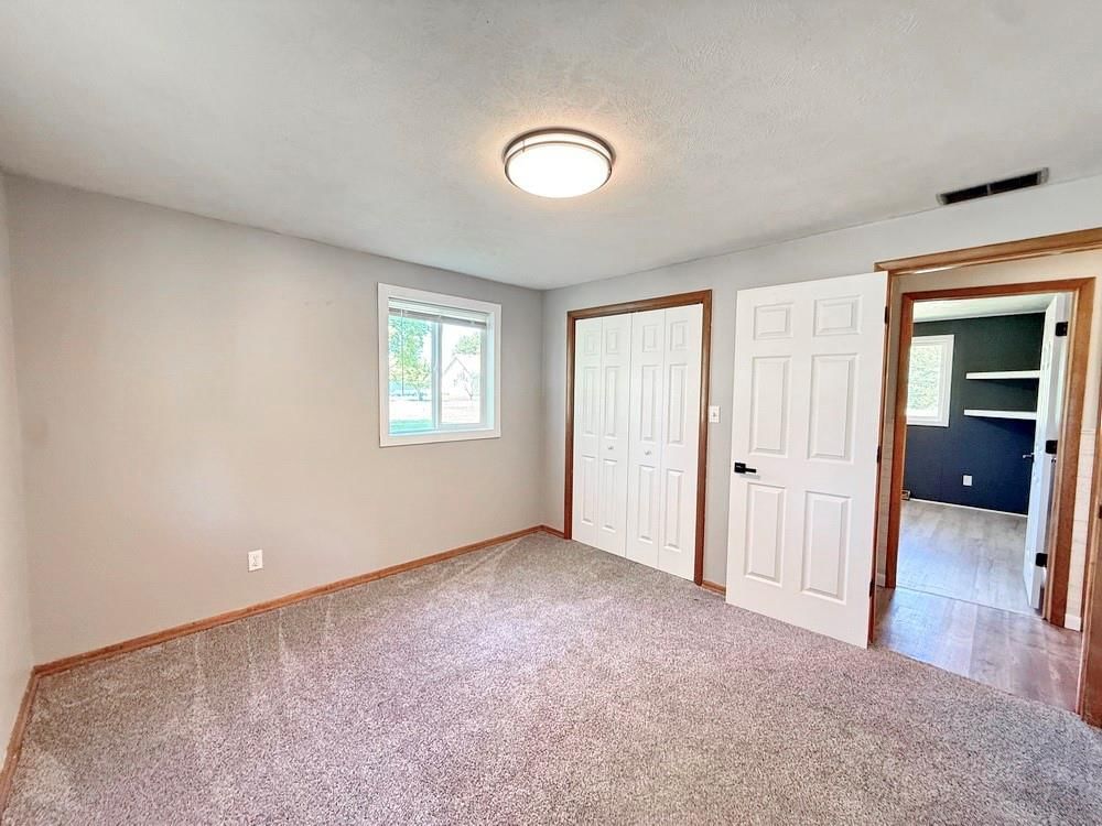 905 E Hospital Road — photo 31
