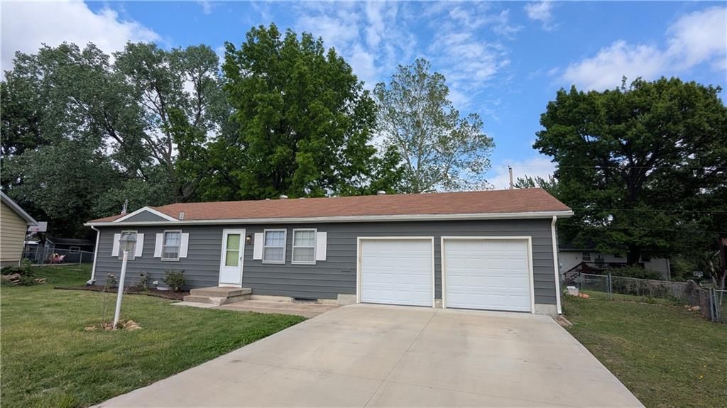 3622 SE Pinecrest Court SE, Topeka