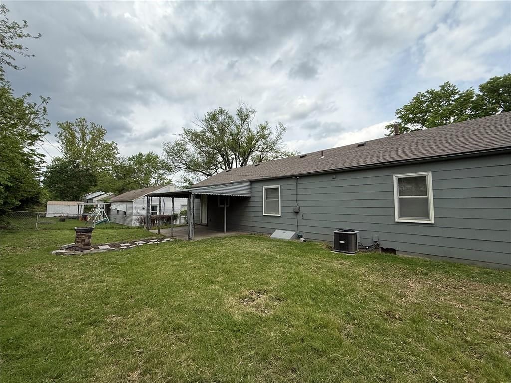Photo 14 of 15 - 2718 S Brookside Avenue