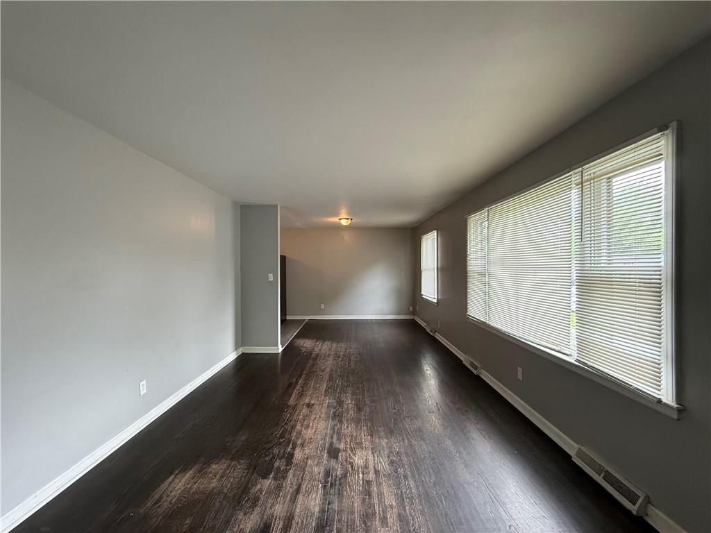 Photo 3 of 15 - 2718 S Brookside Avenue