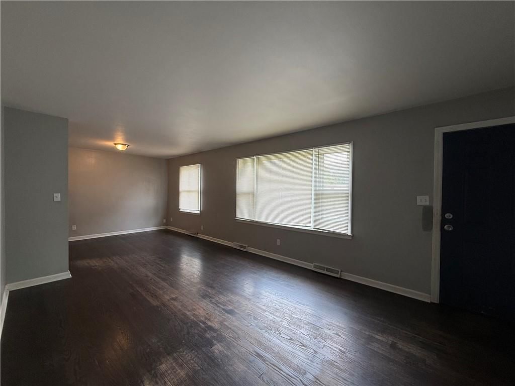 Photo 8 of 15 - 2718 S Brookside Avenue