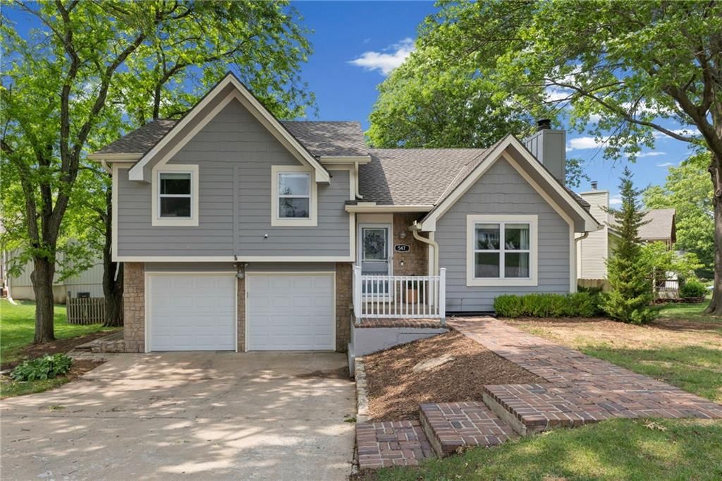 547 N Persimmon Drive, Olathe, KS