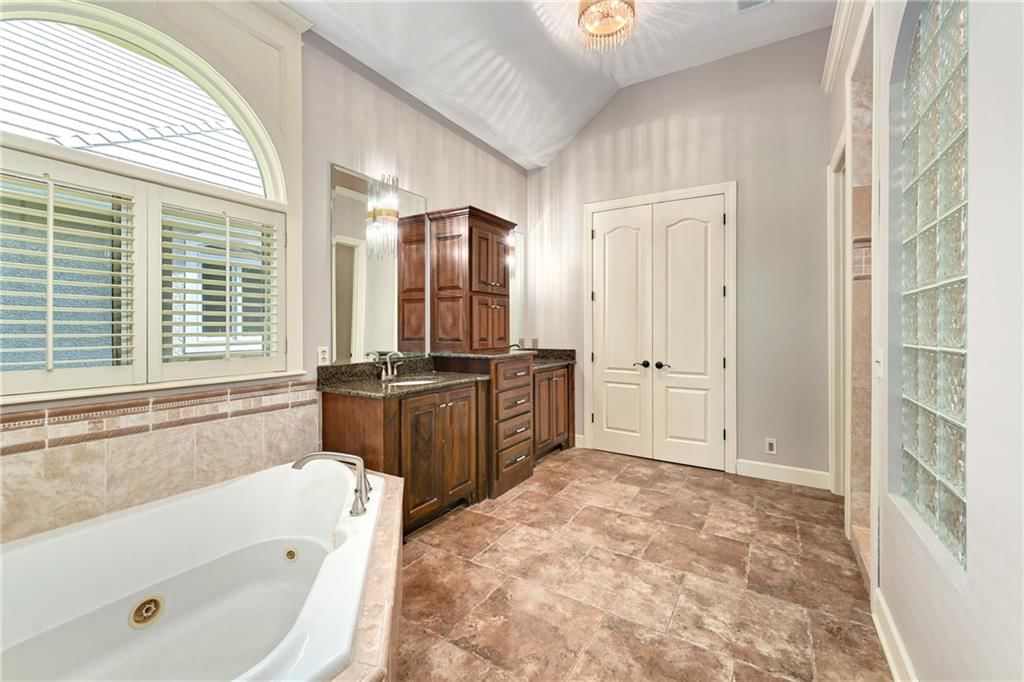 5404 W 124th Terrace — photo 27