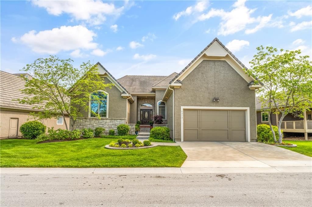 5313 W 124th Terrace, Leawood, KS