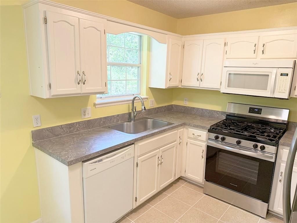 1024 E Gudgell Avenue — photo 8