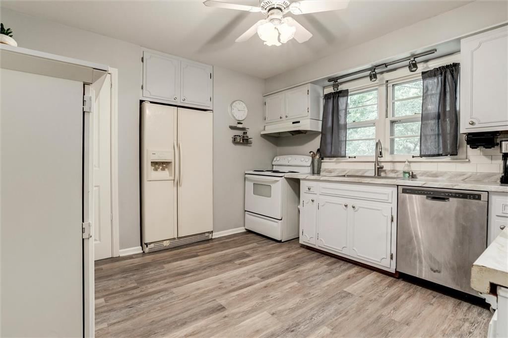 8930 Hardy Street — photo 8