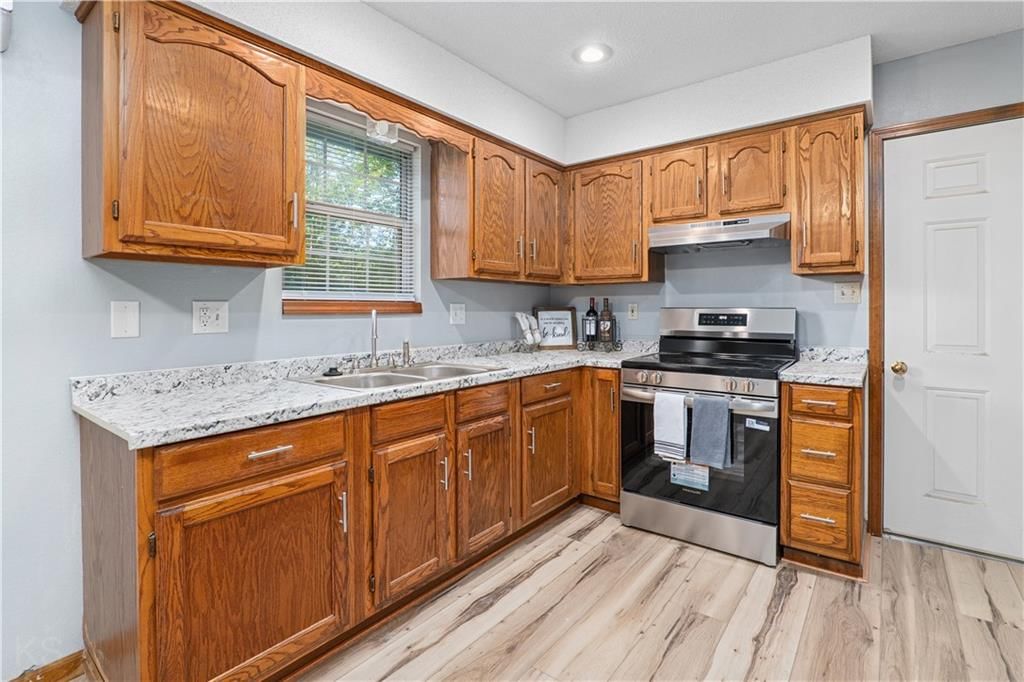 204 Hopkins Street — photo 9