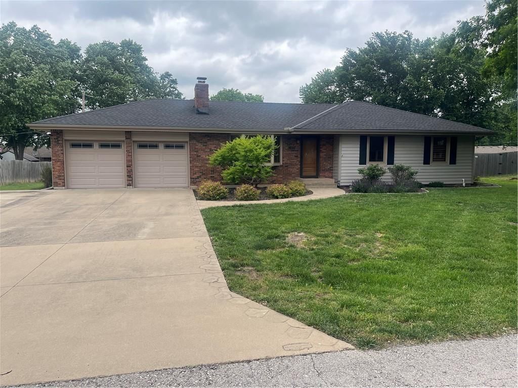 202 N 11th Street, Louisburg, KS