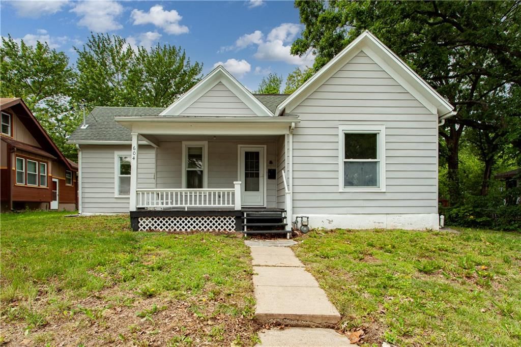 604 S Olive Street, Holden, MO