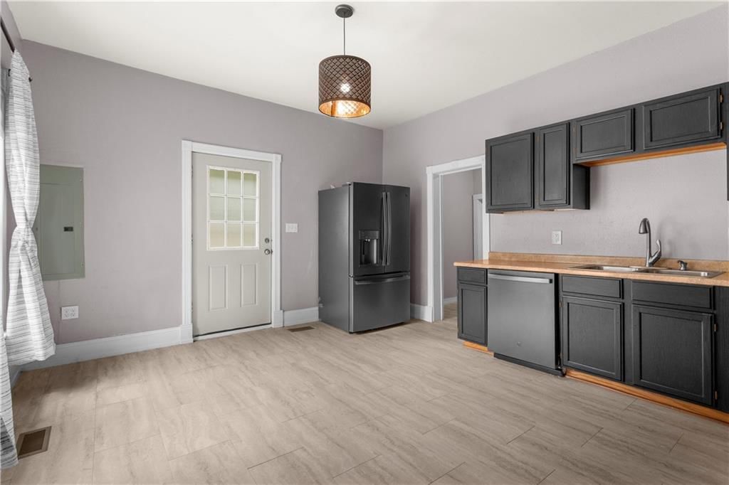 604 S Olive Street — photo 7
