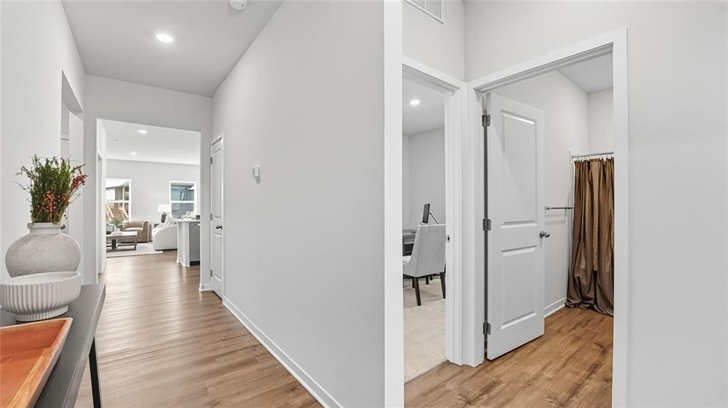 304 Lake Meadows Drive — photo 8