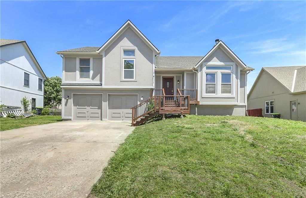 146 W Colleen Drive, Gardner, KS