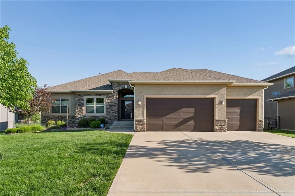 17218 W 197TH Place, Spring Hill, KS