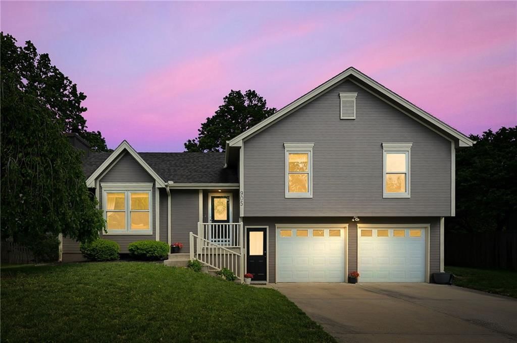 905 Oak Ridge, Kearney, MO