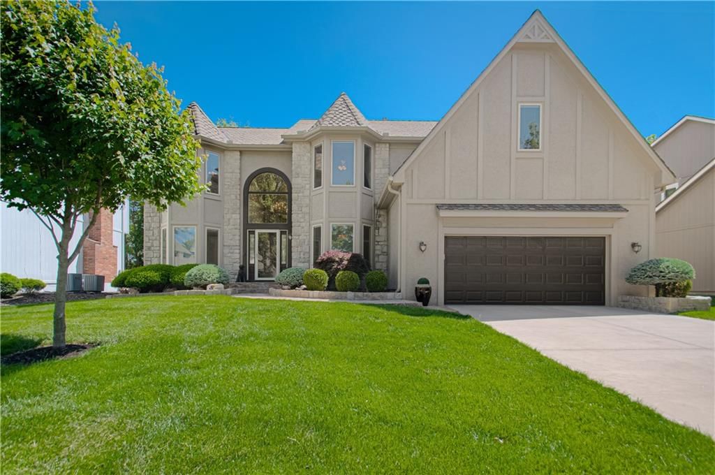 5319 W 132nd Terrace, Leawood, KS