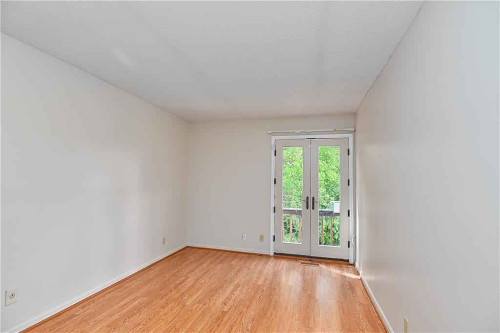 1040 S Wyckford Street — photo 29