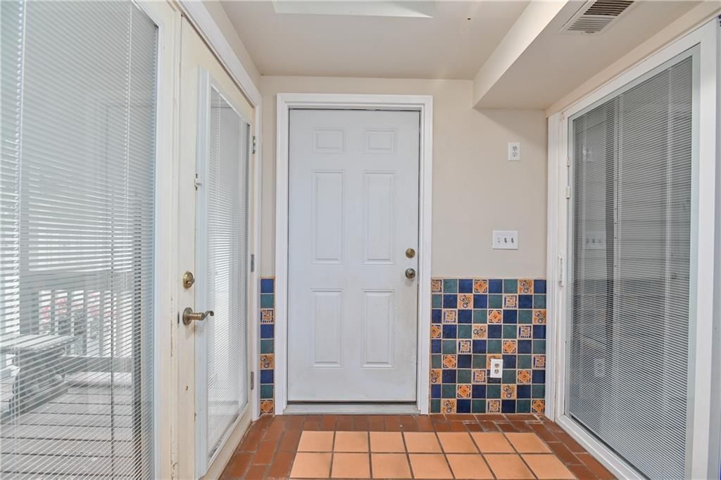 1040 S Wyckford Street — photo 53