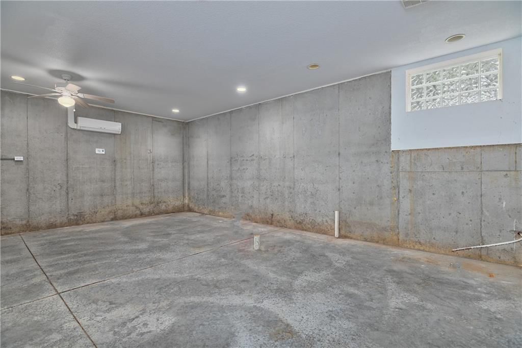 1040 S Wyckford Street — photo 65