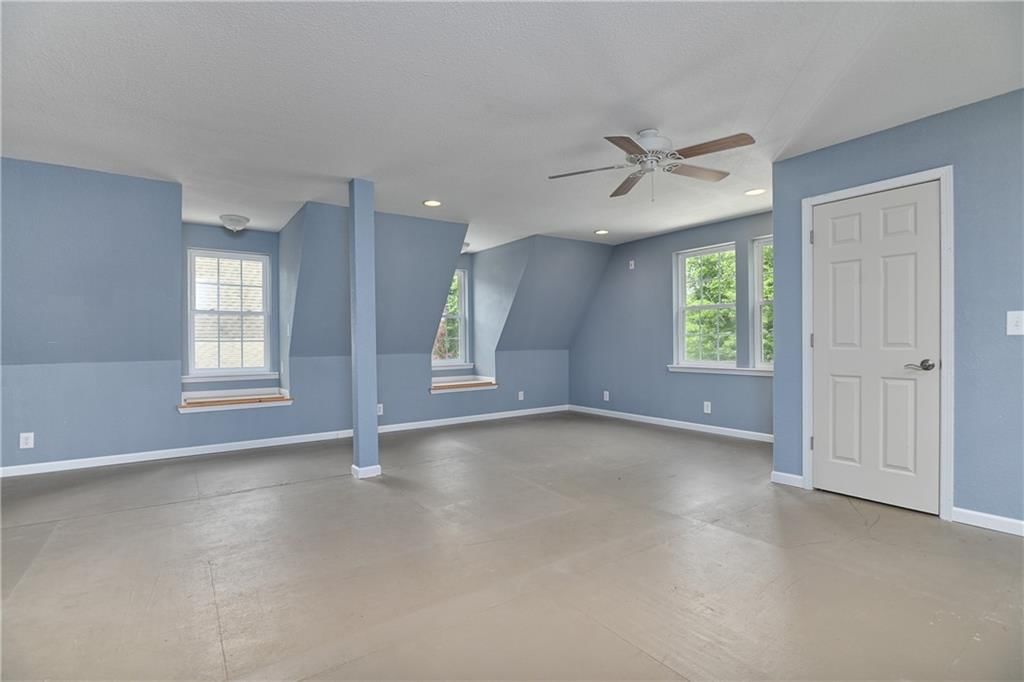 1040 S Wyckford Street — photo 68