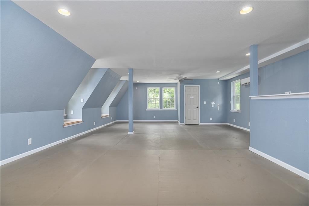 1040 S Wyckford Street — photo 69