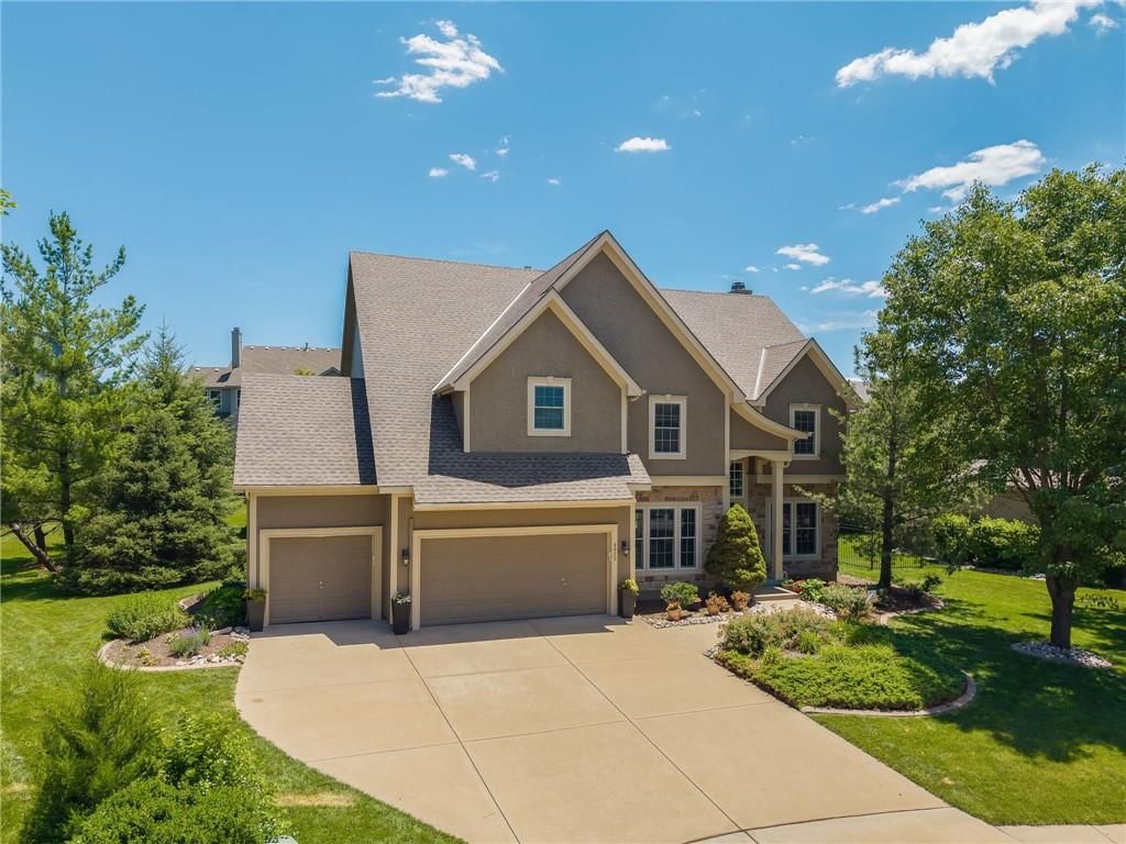 9623 N Crescent Court, Kansas City, MO
