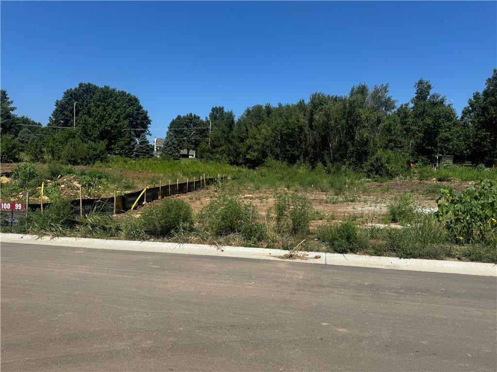 12172 Emerald Street — photo 3