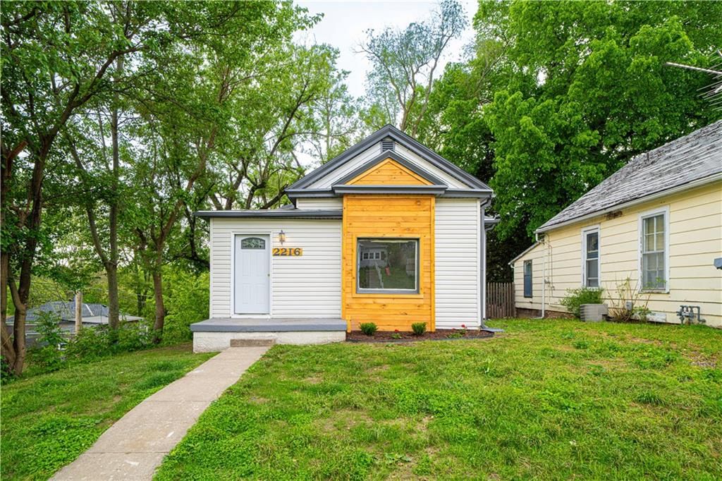 2216 Main Street, St Joseph