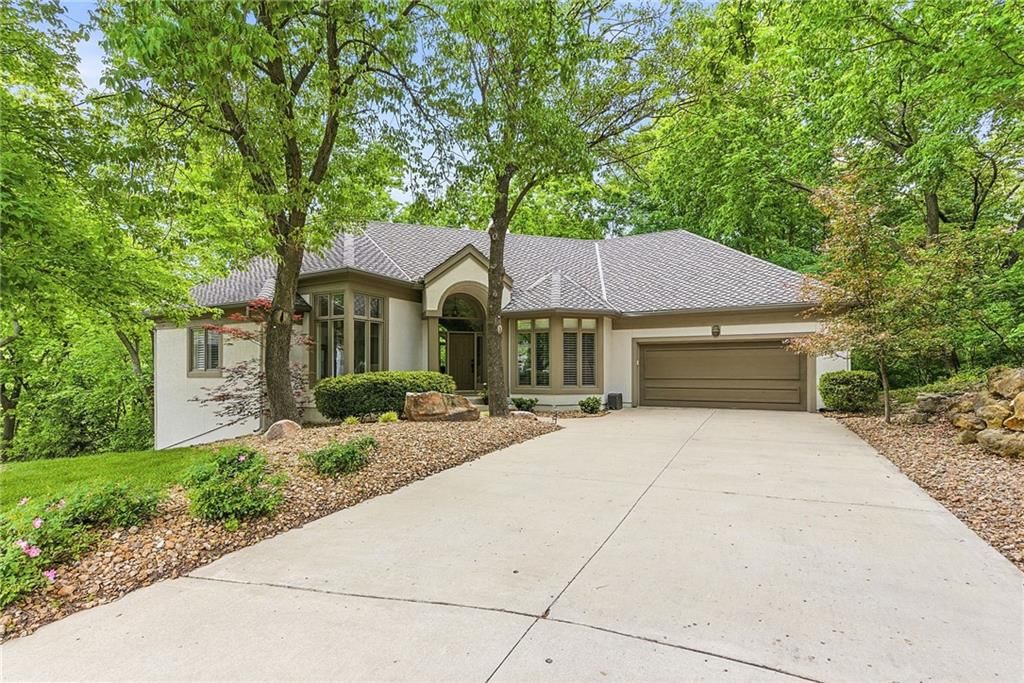 8414 Vista Circle, Parkville, MO