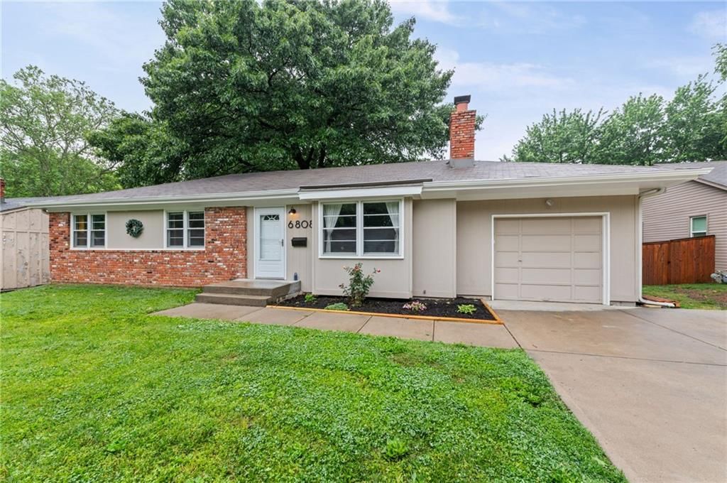 6808 Stearns Street, Shawnee, KS