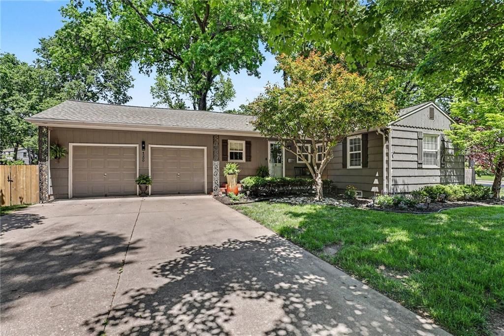 4200 W 71ST Street, Prairie Village, KS