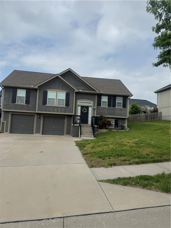 8932 NE 116th Place, Kansas City, MO