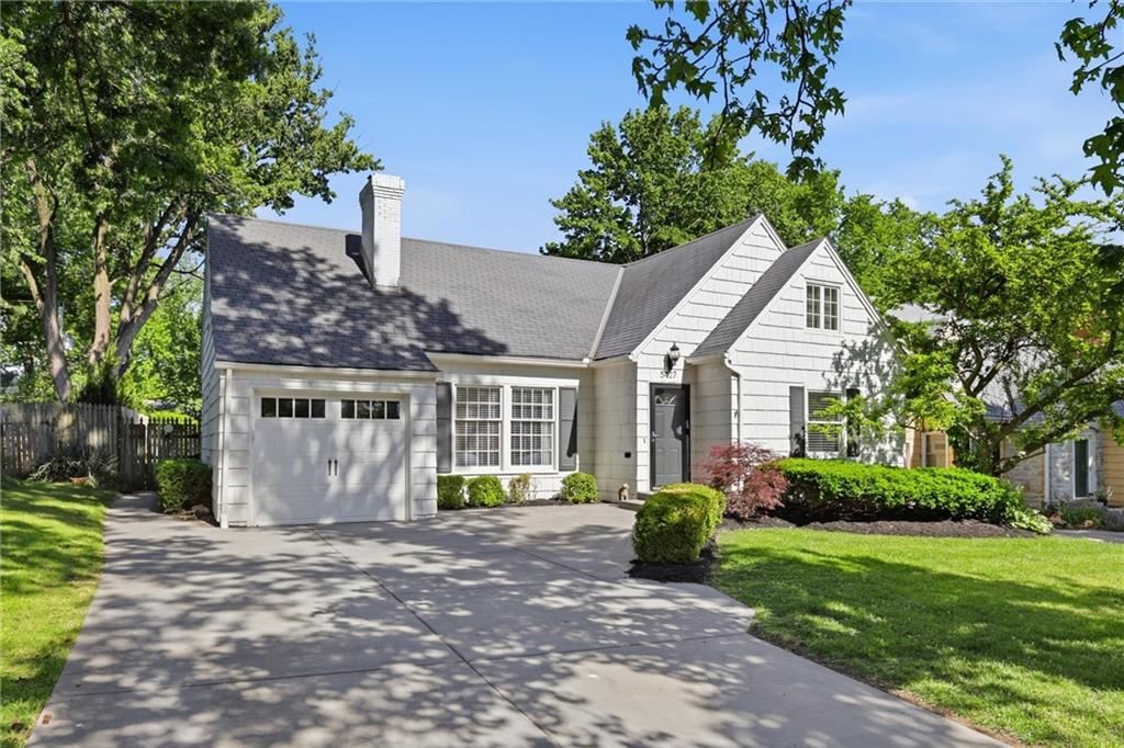 5427 Canterbury Road, Fairway, KS