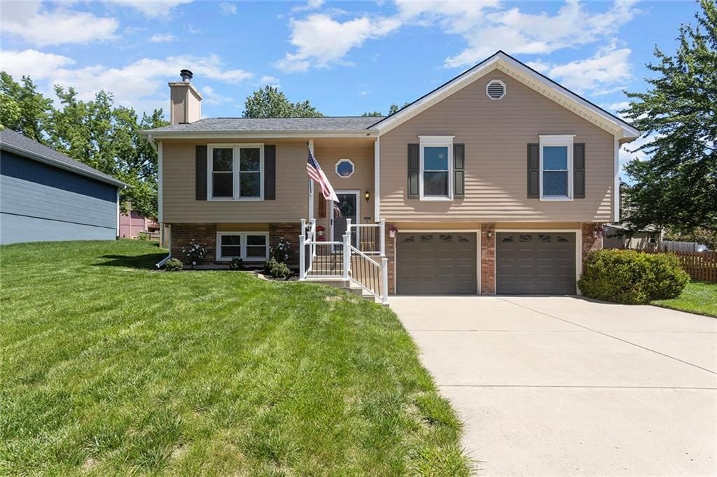 7210 NE 70th Street, Kansas City, MO