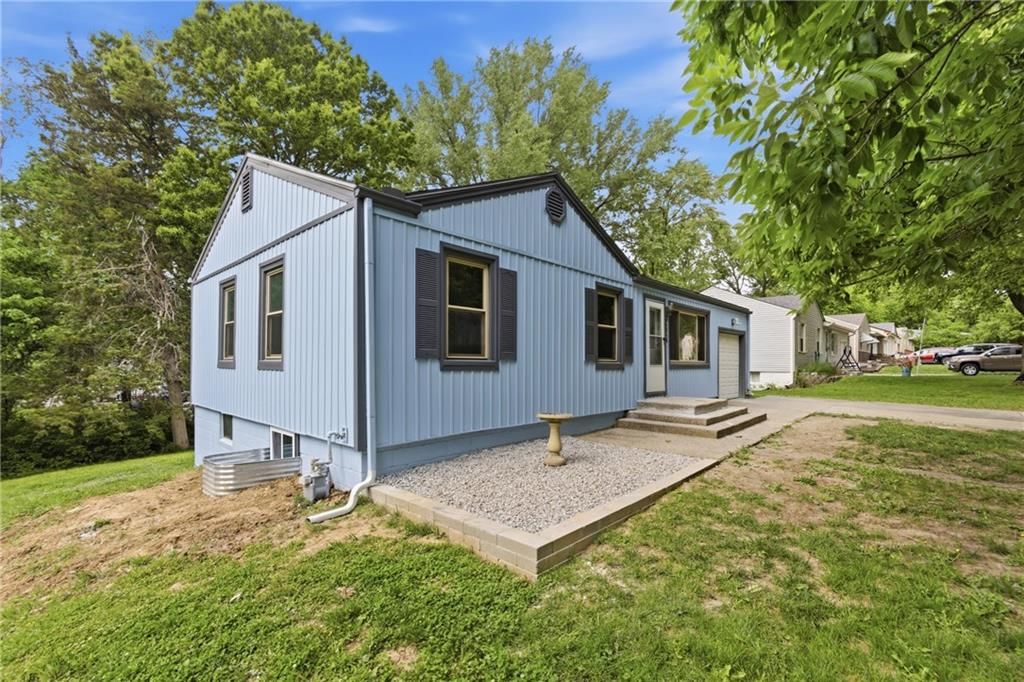 6224 Longwood Avenue — photo 13