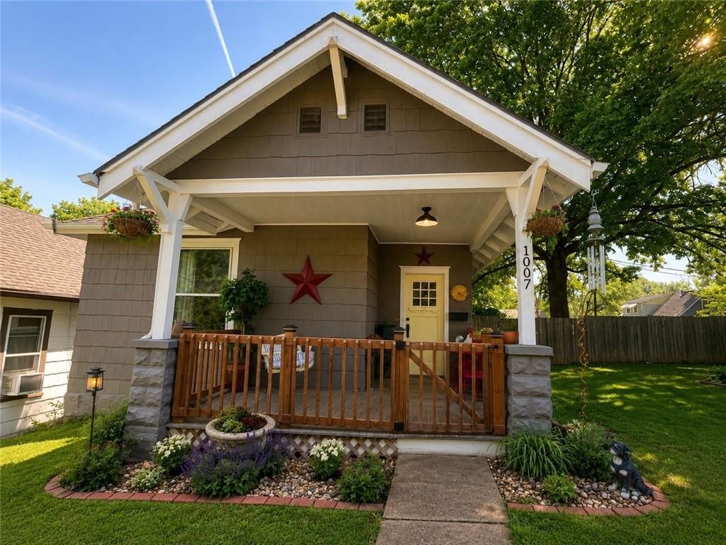 1007 Grand Avenue, Leavenworth, KS