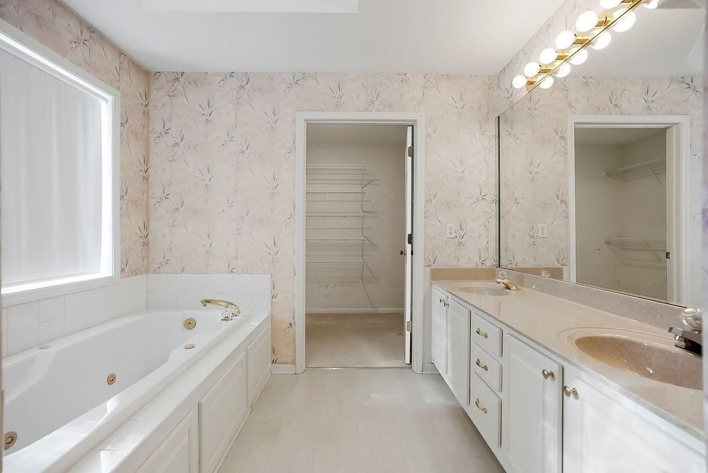 809 NW North Ridge Court — photo 13
