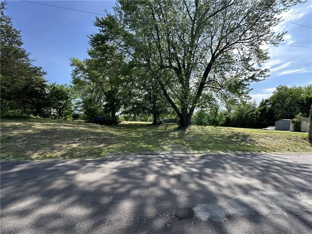 27601-27609 E Hoover Road, Buckner, MO