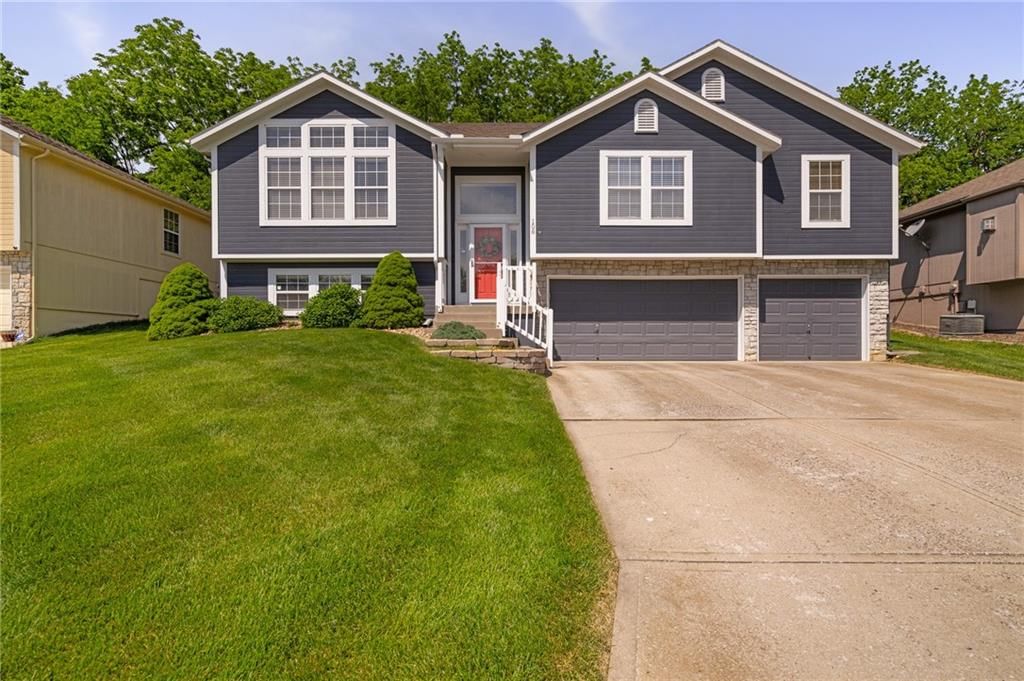 108 NE Topaz Drive, Lee's Summit, MO