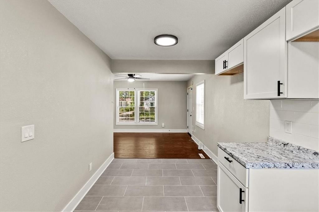 4211 E 67th Terrace — photo 9