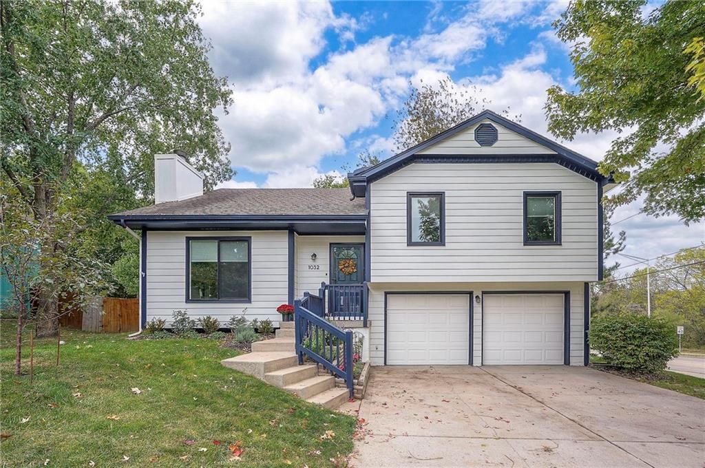 1032 NE Bristol Drive, Lee's Summit, MO