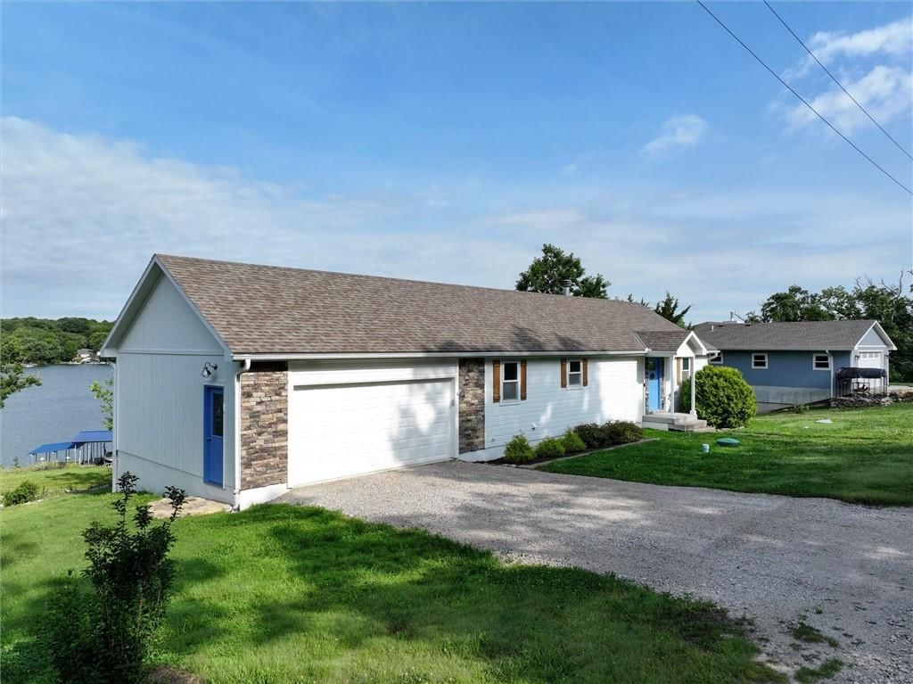54 SE Lakeview Drive, La Cygne