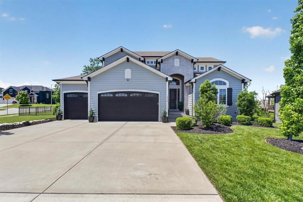 1016 Bridgeshire Drive — photo 3