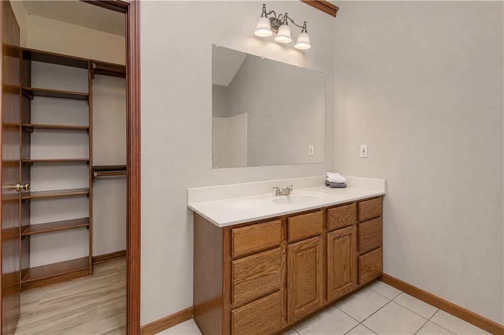 230 W Skylark Street — photo 17