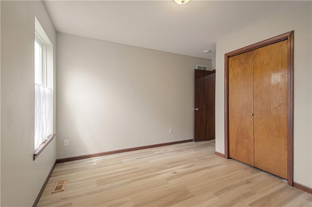 230 W Skylark Street — photo 20