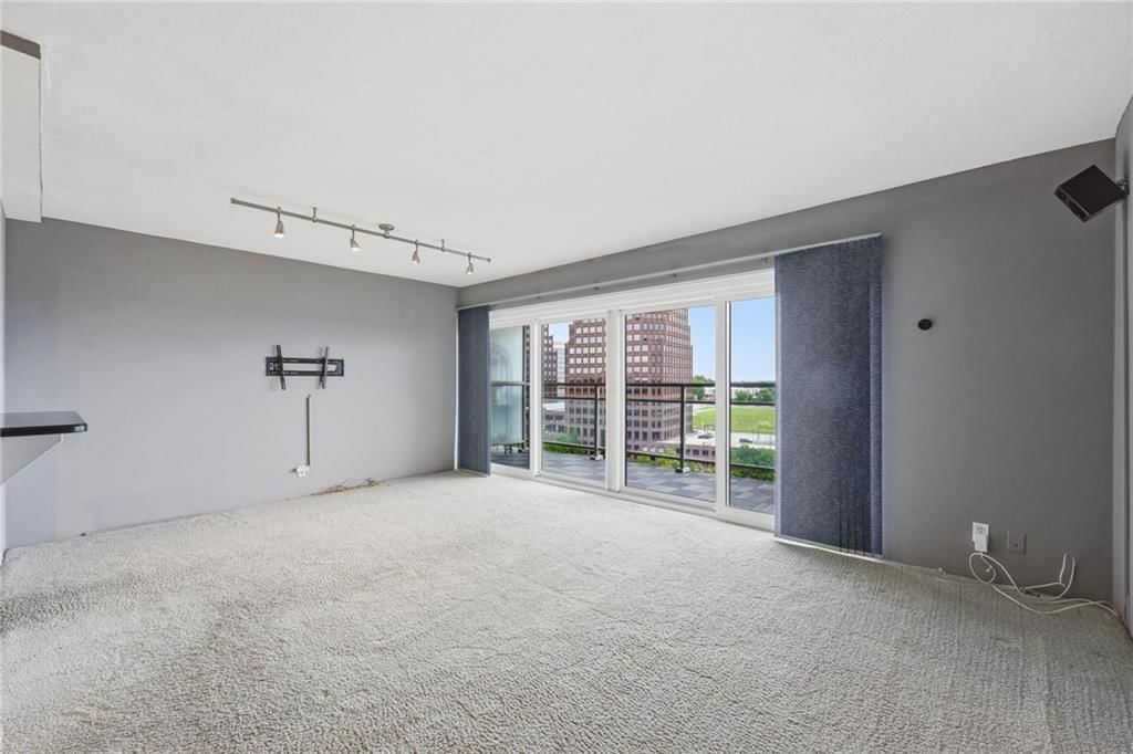 4545 Wornall Road Unit #1104 — photo 16
