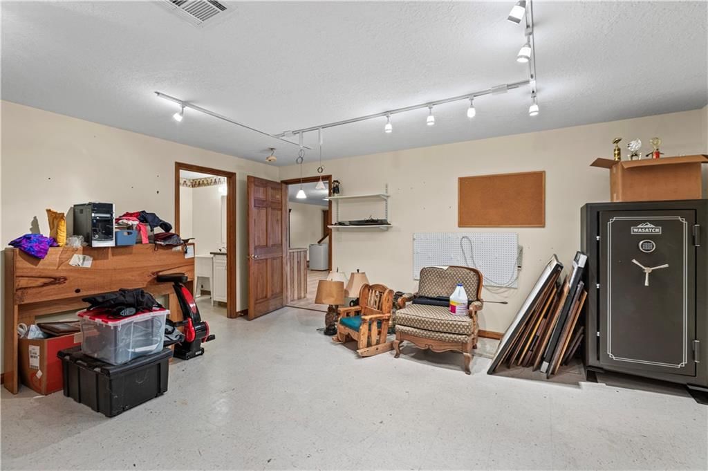 819 Pryor Street — photo 37