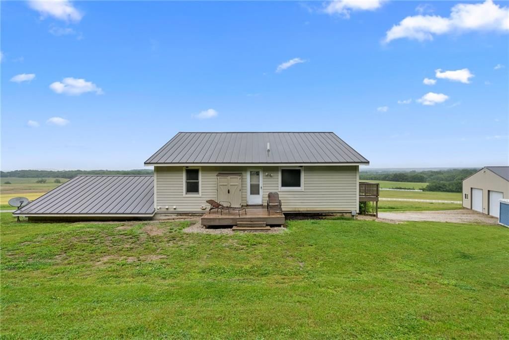 1533 N 700 Road — photo 34