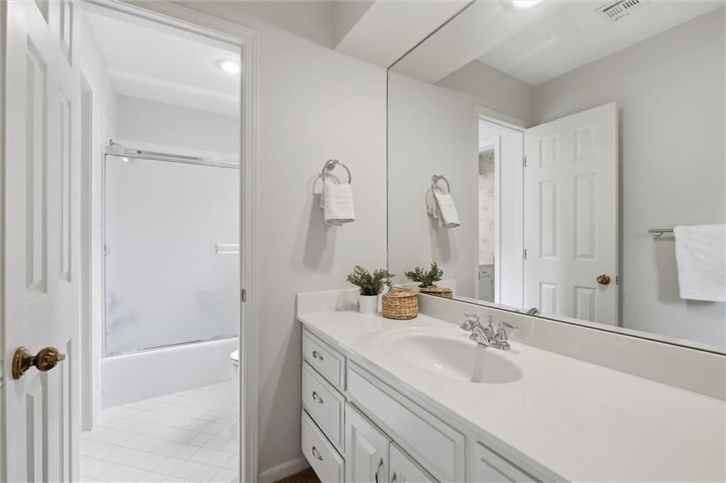 9019 W 139th Terrace — photo 38