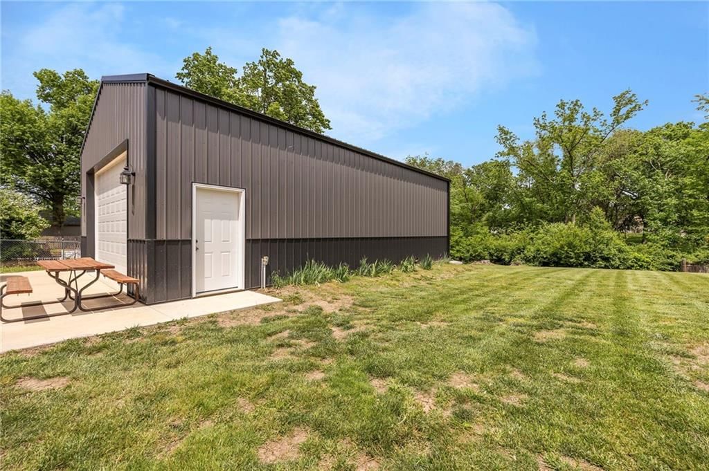 200 Cummings Drive — photo 47