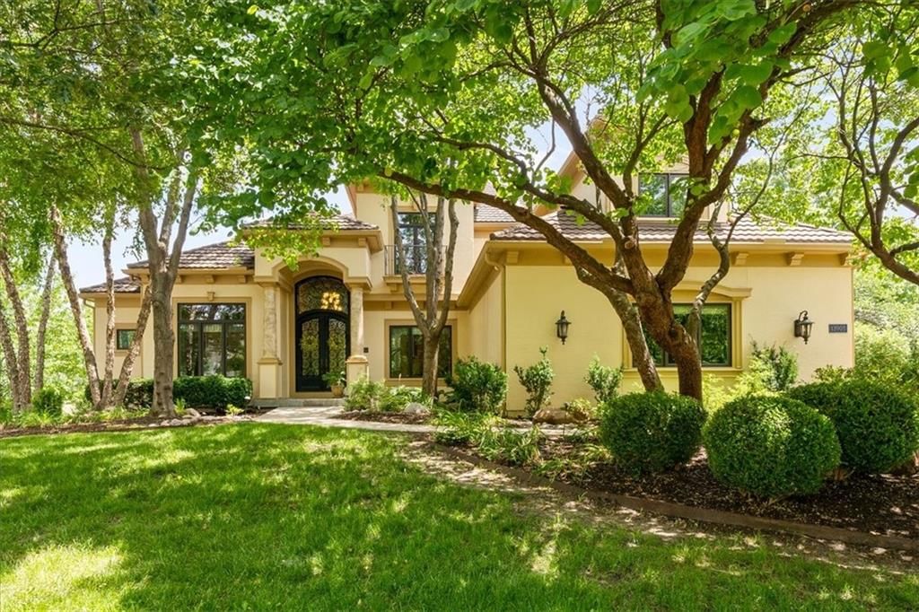 13905 Dearborn Street, Overland Park, KS